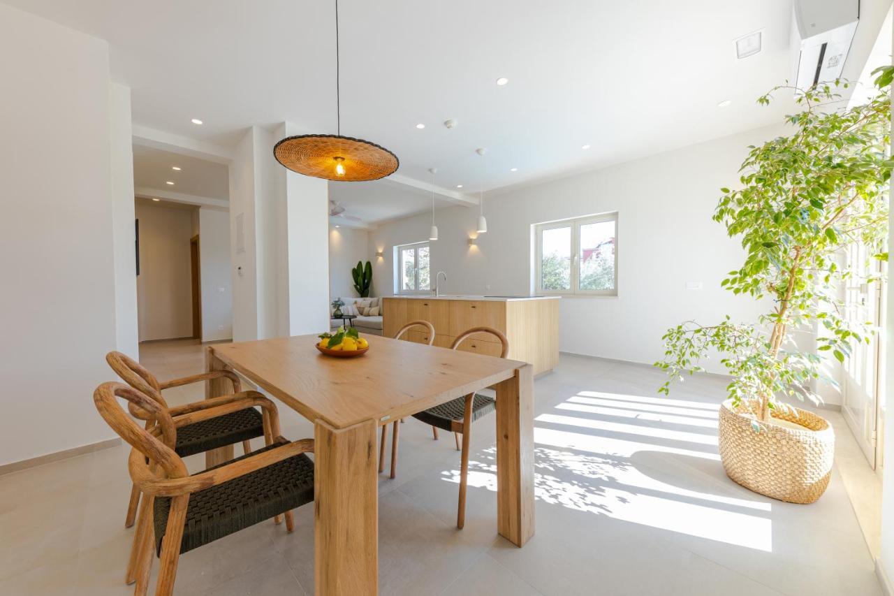 The Olive Poolhouse Apartment สปลิท ภายนอก รูปภาพ