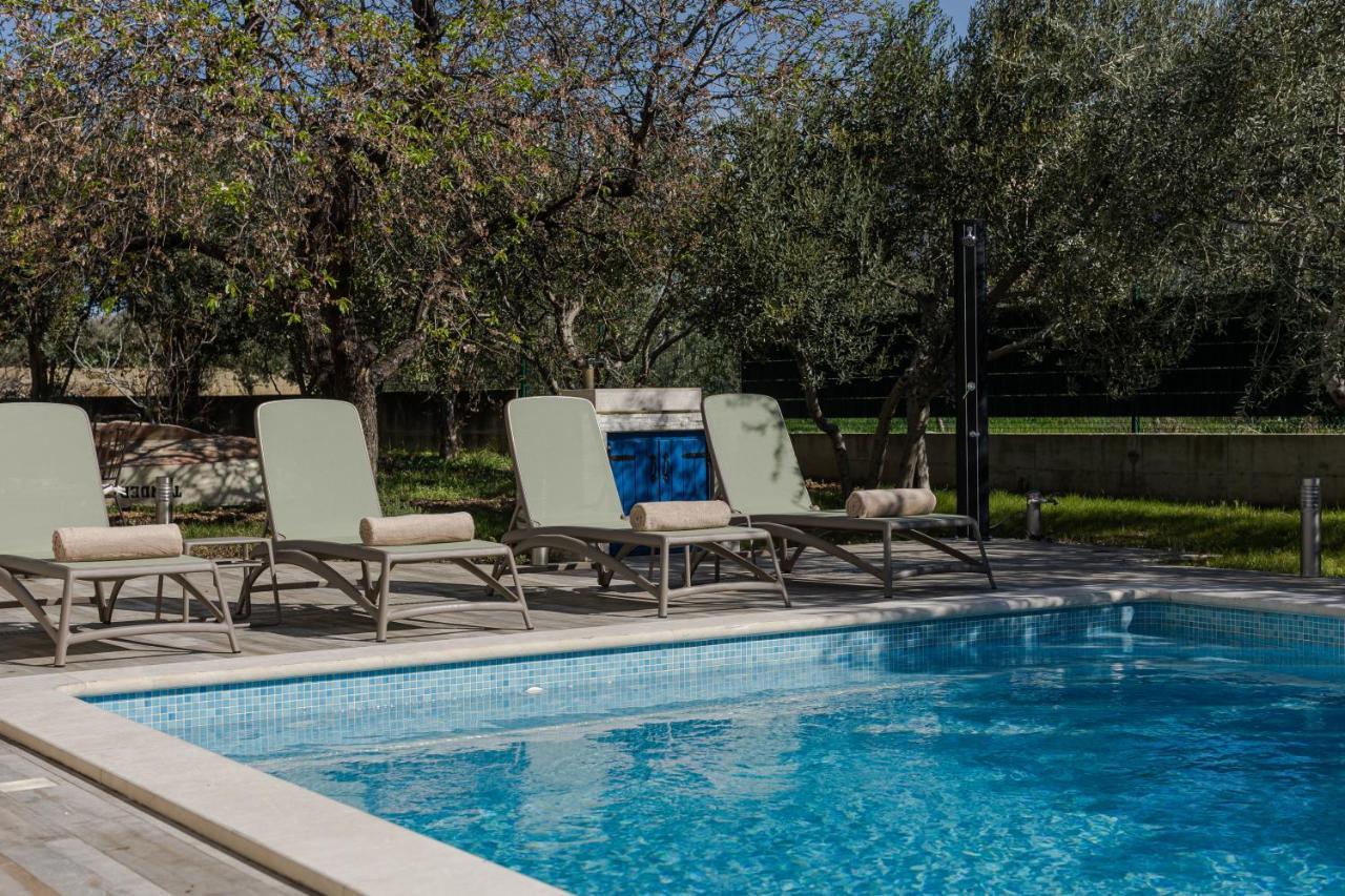 The Olive Poolhouse Apartment สปลิท ภายนอก รูปภาพ