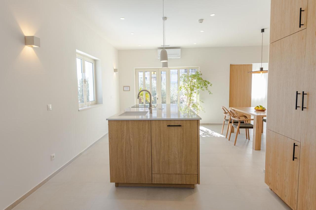 The Olive Poolhouse Apartment สปลิท ภายนอก รูปภาพ