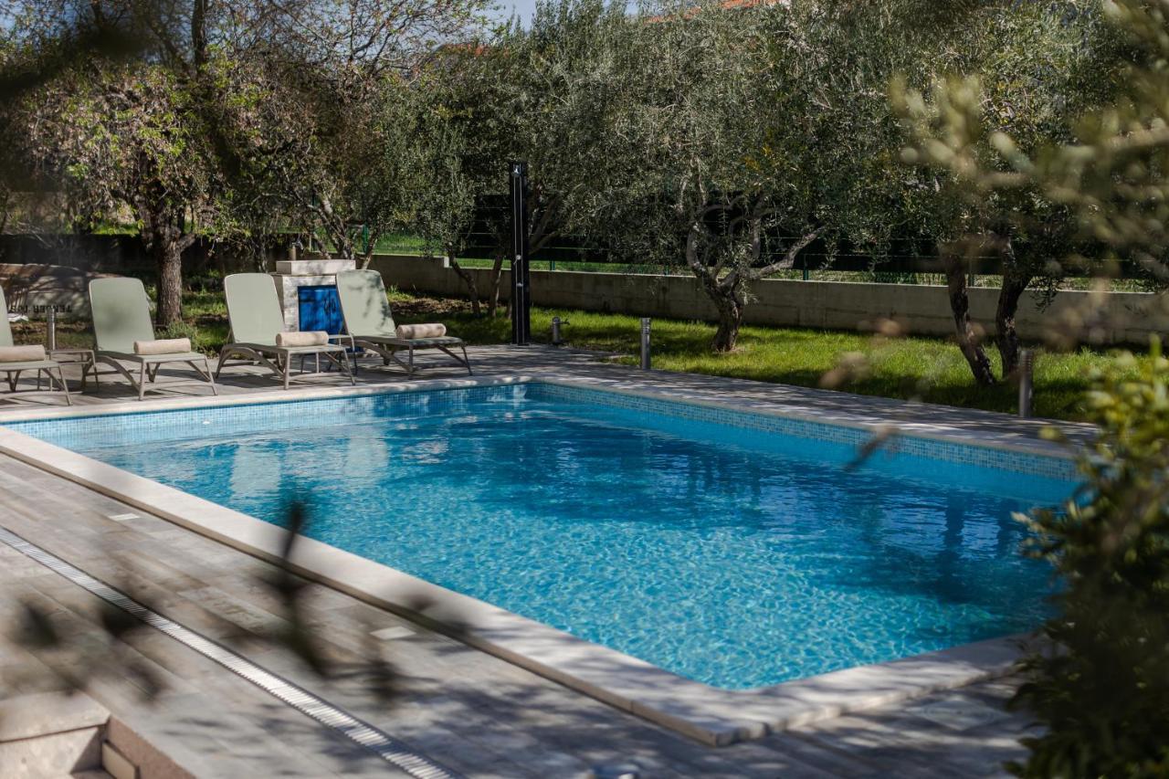 The Olive Poolhouse Apartment สปลิท ภายนอก รูปภาพ