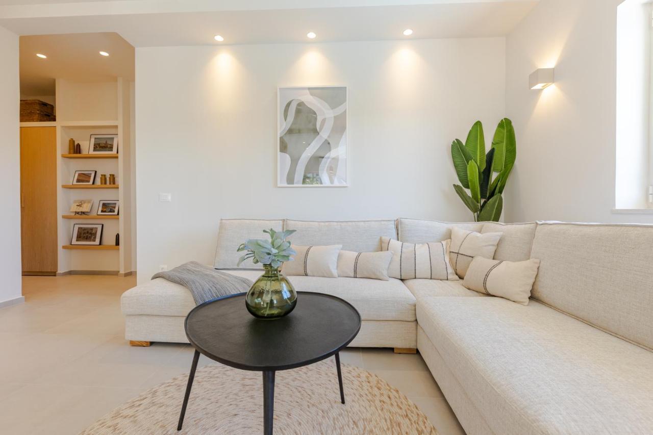 The Olive Poolhouse Apartment สปลิท ภายนอก รูปภาพ