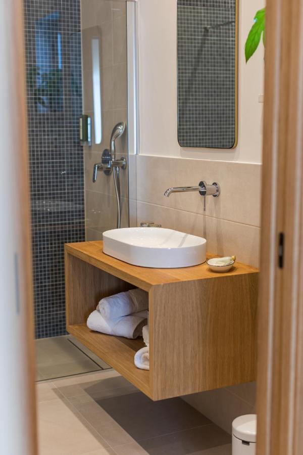 The Olive Poolhouse Apartment สปลิท ภายนอก รูปภาพ